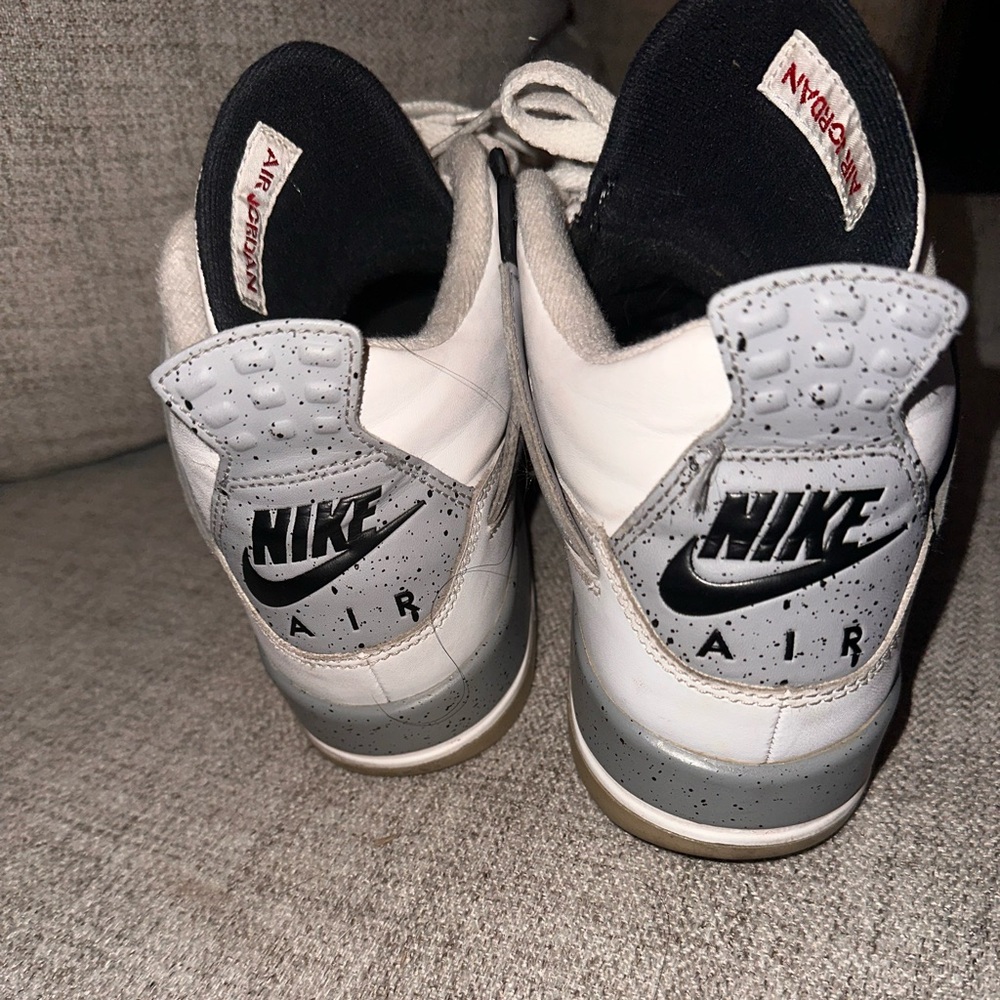 Jordan 4s - Picture 6 of 7